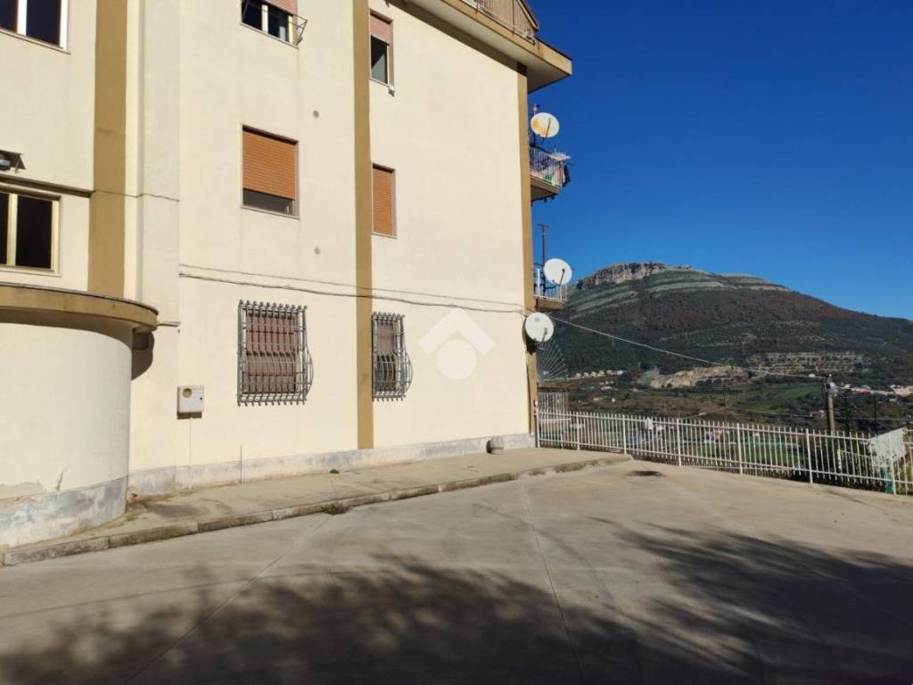 appartamento in vendita a Salerno in zona Giovi Altimare