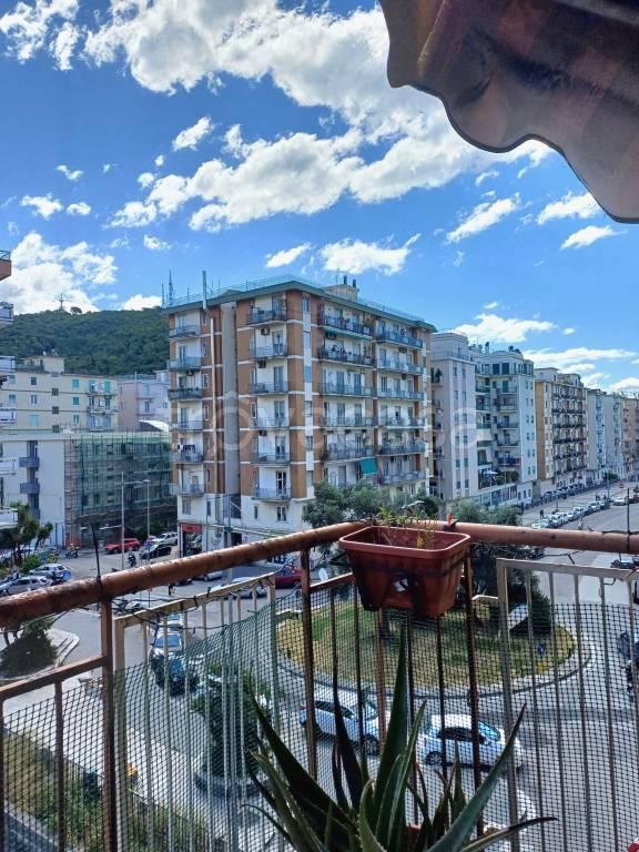 appartamento in vendita a Salerno in zona Brignano / Piezzo