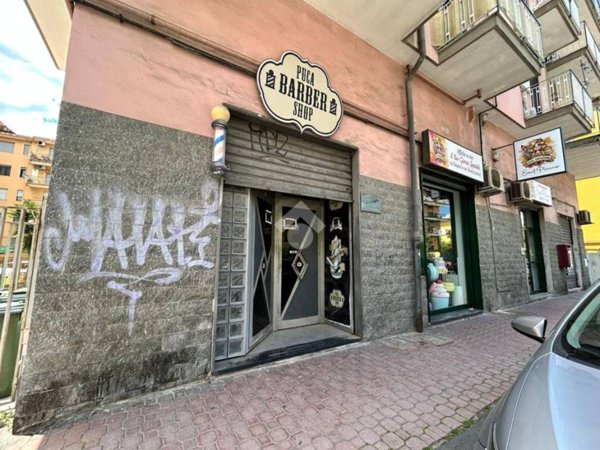 negozio in vendita a Salerno in zona Pastena