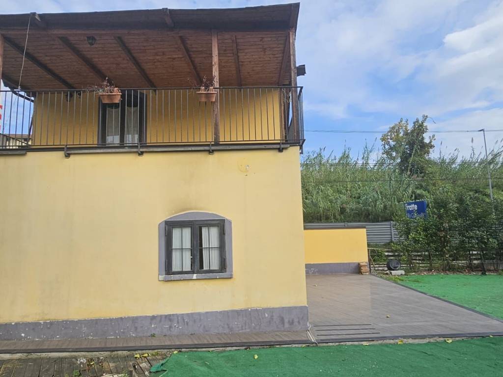 casa indipendente in vendita a Salerno in zona Ogliara