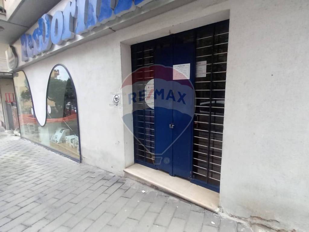 negozio in vendita a Salerno
