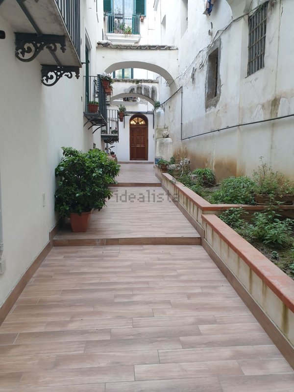 appartamento in vendita a Salerno in zona Centro Città
