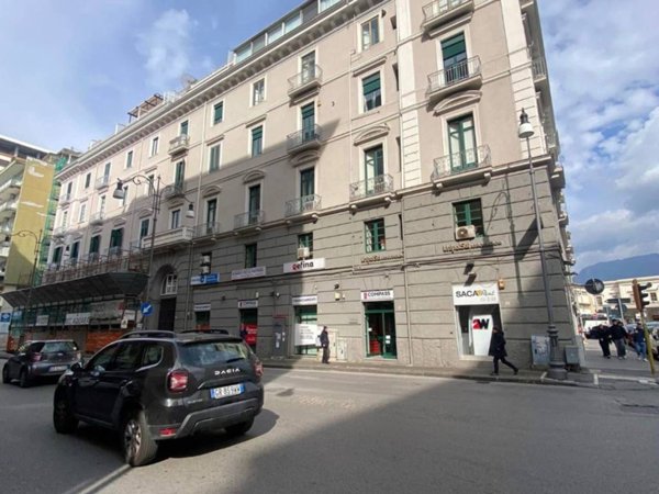 appartamento in vendita a Salerno in zona Centro Città