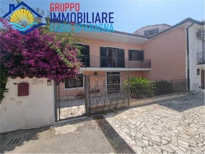 casa indipendente in vendita a Salerno