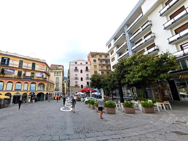 appartamento in vendita a Salerno in zona Centro Città