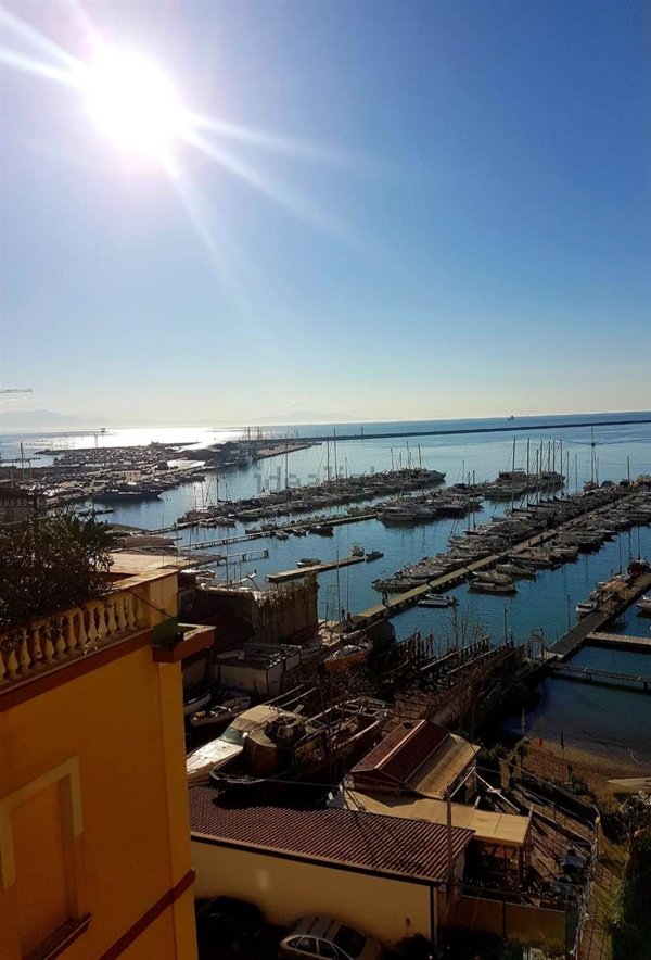 appartamento in vendita a Salerno in zona Porto