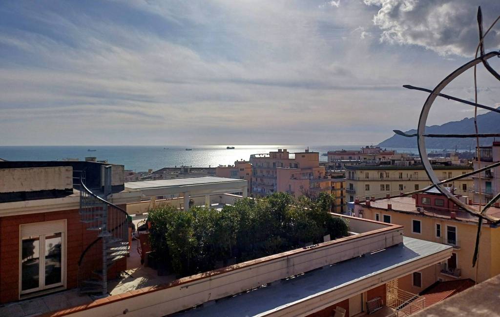 appartamento in vendita a Salerno in zona Centro Città