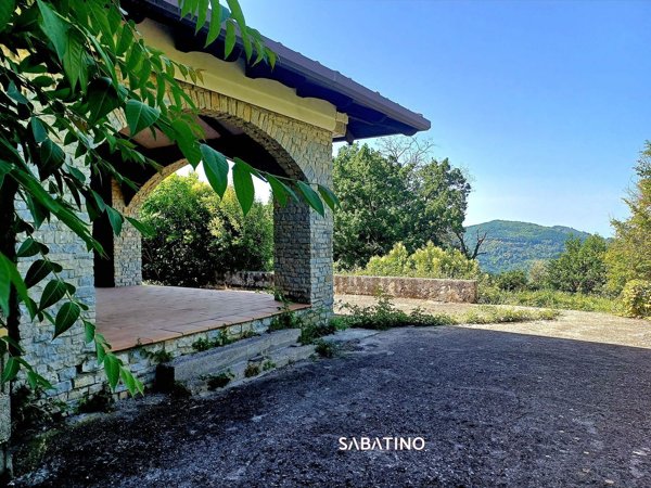 casa indipendente in vendita a Salerno