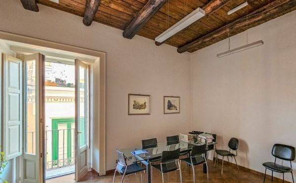 appartamento in vendita a Salerno in zona Centro Città