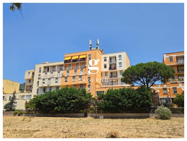 appartamento in vendita a Salerno in zona Pastena
