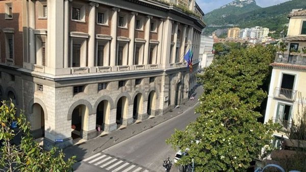 appartamento in vendita a Salerno in zona Centro Città