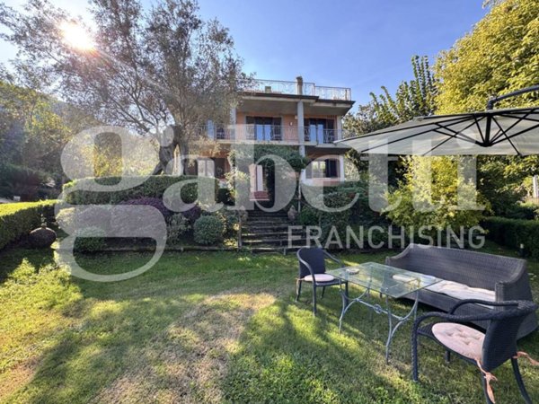 casa indipendente in vendita a Salerno in zona Giovi Altimare