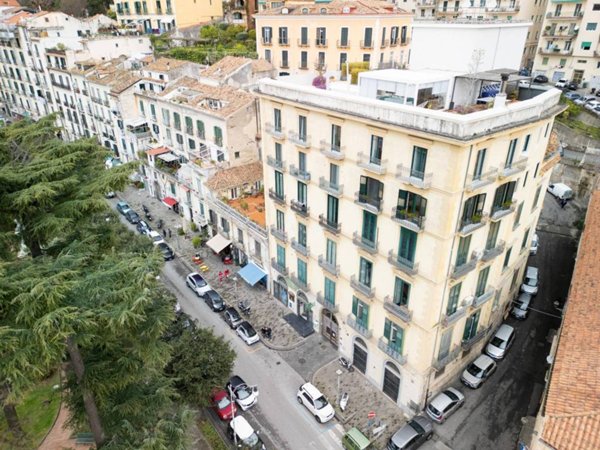 appartamento in vendita a Salerno in zona Centro Città