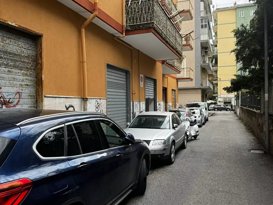 locale di sgombero in vendita a Salerno in zona Pastena