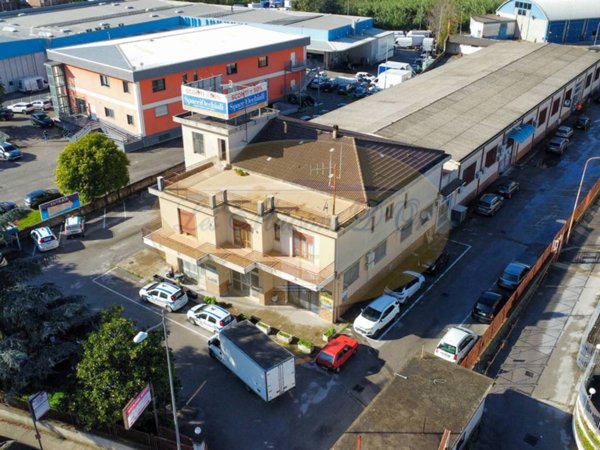 capannone in vendita a Salerno in zona Zona Industriale