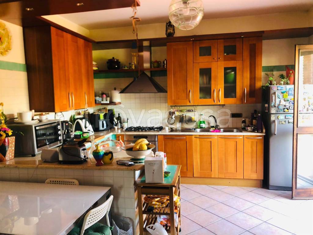 casa indipendente in vendita a Salerno in zona Piegolelle-San Bartolomeo