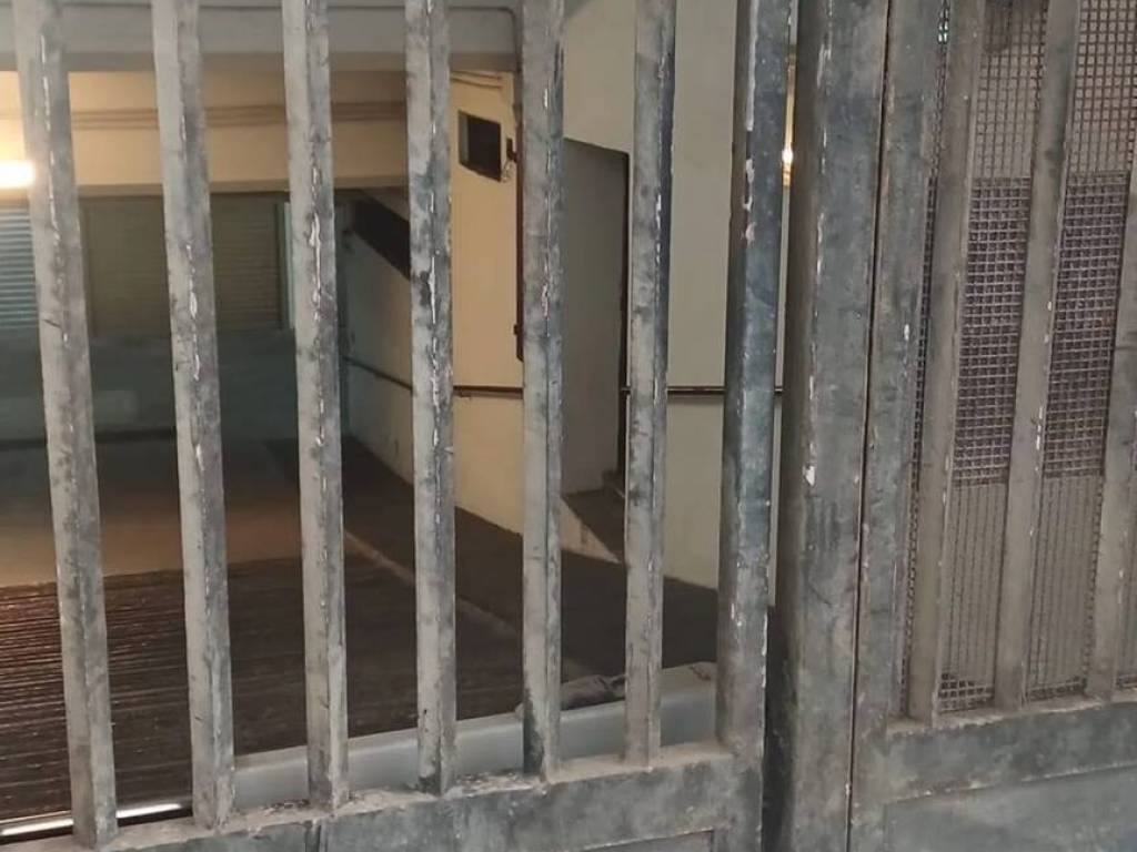 negozio in vendita a Salerno in zona Centro Città