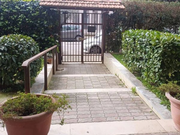 appartamento in vendita a Salerno in zona Pastena