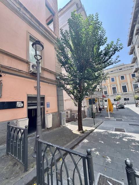 negozio in vendita a Salerno in zona Centro Città