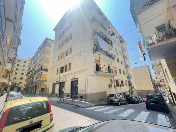 negozio in vendita a Salerno