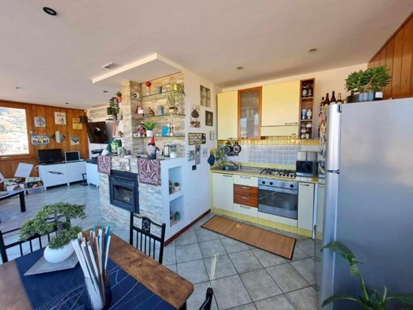 appartamento in vendita a Salerno in zona Pastena