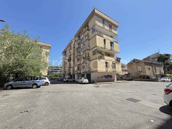 appartamento in vendita a Salerno in zona Mercatello
