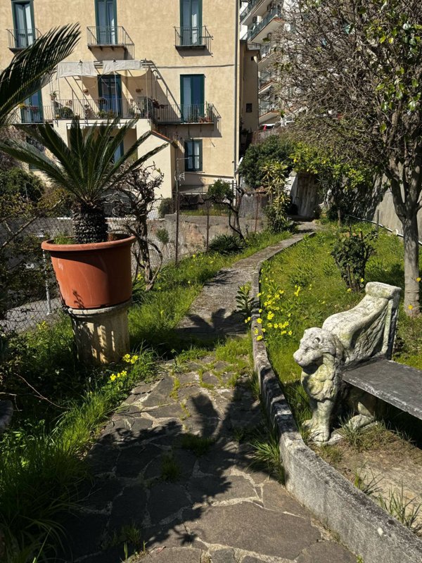 appartamento in vendita a Salerno in zona Centro Città
