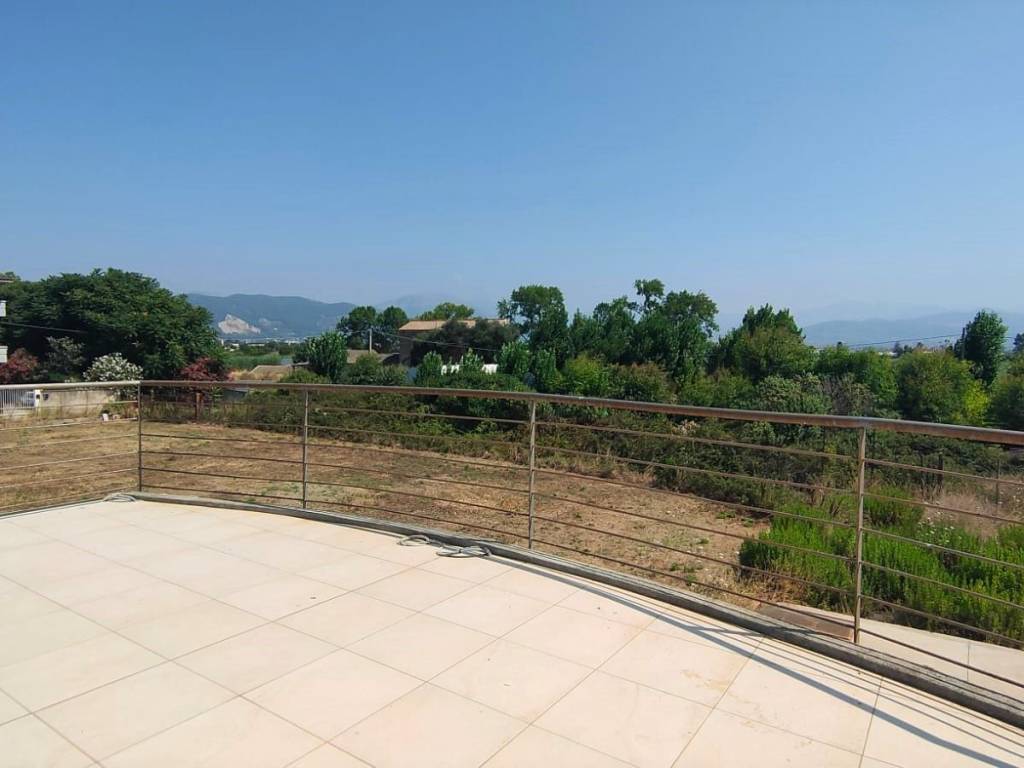negozio in vendita a Salerno in zona Centro Città