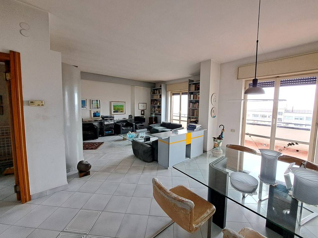 appartamento in vendita a Salerno in zona Pastena