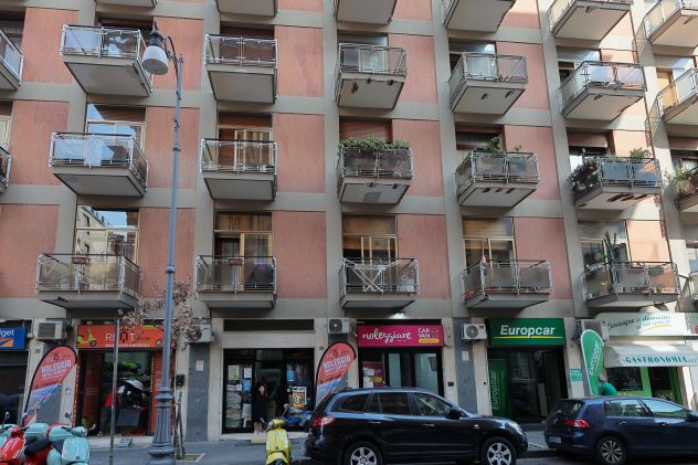 locale commerciale in vendita a Salerno in zona Centro Città