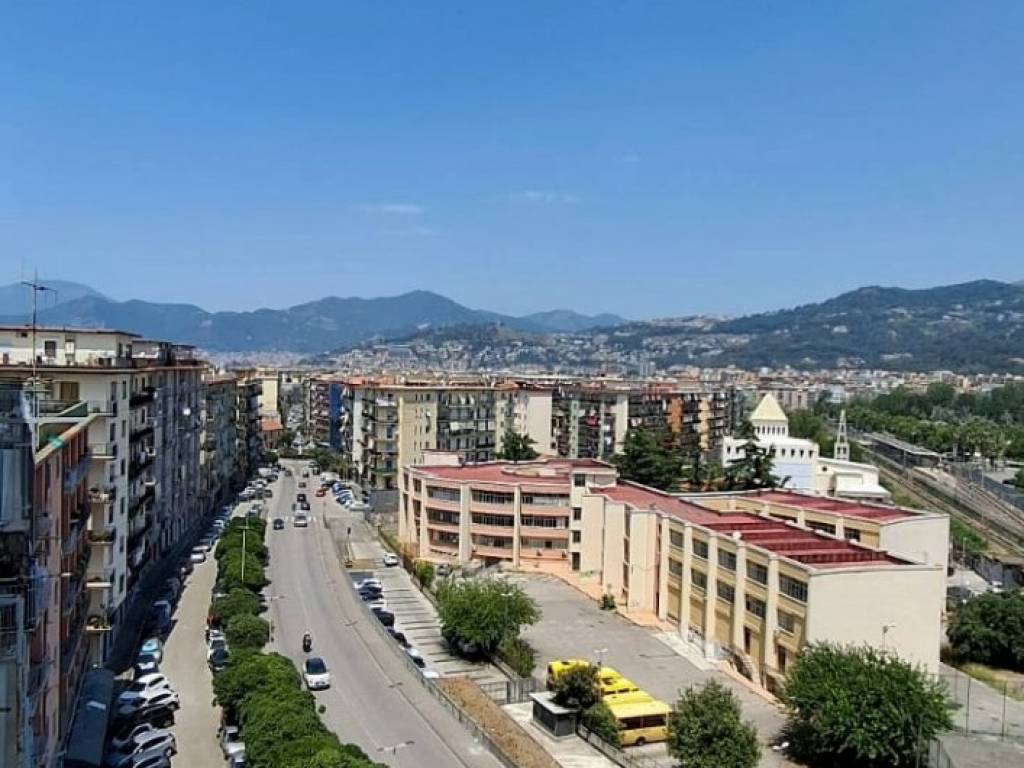 appartamento in vendita a Salerno in zona Pastena