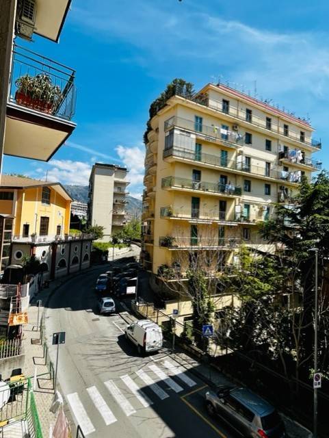 appartamento in vendita a Salerno in zona Pastena