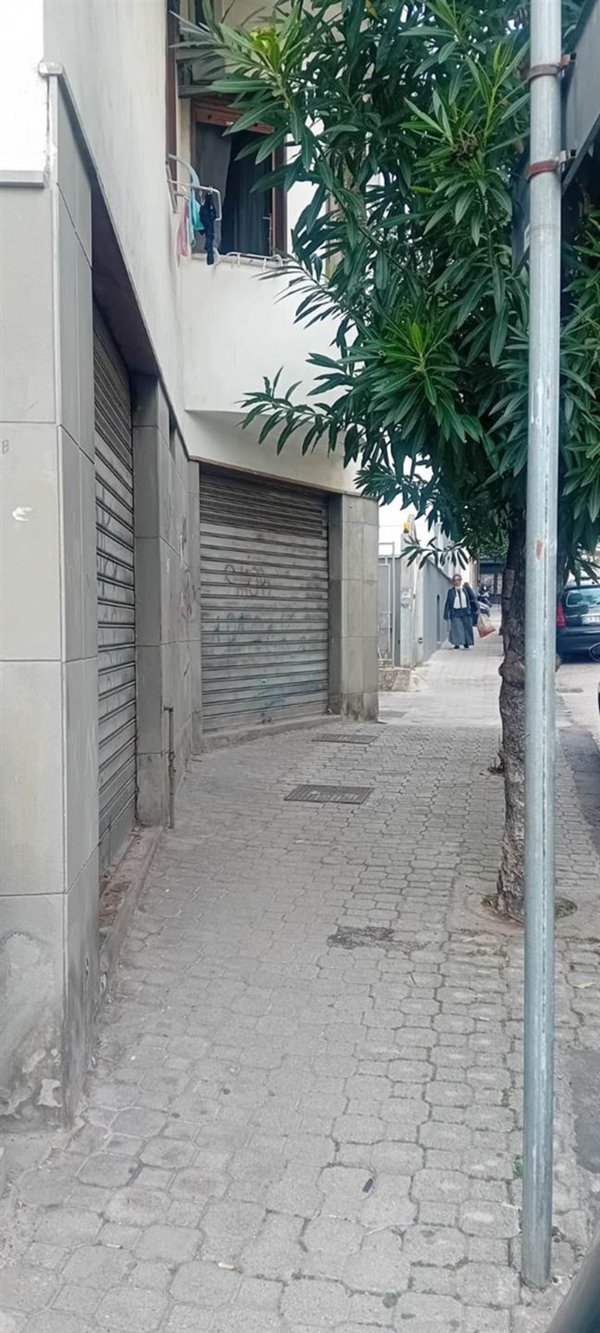 locale commerciale in vendita a Salerno