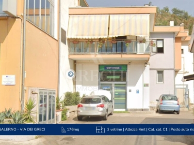 negozio in vendita a Salerno in zona Matierno