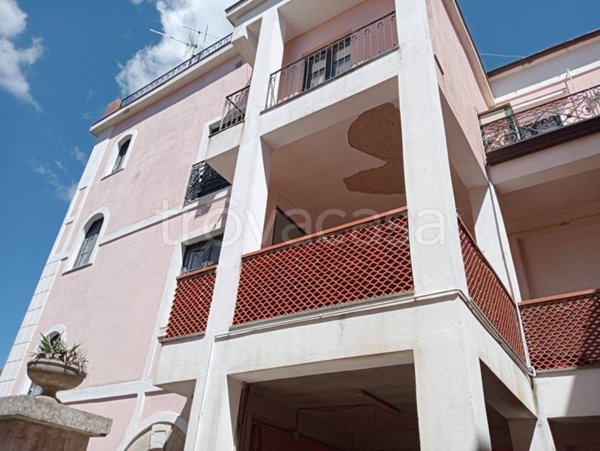 casa indipendente in vendita a Salerno in zona Centro Città