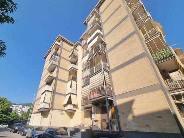 appartamento in vendita a Salerno in zona Pastena