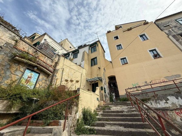 appartamento in vendita a Salerno in zona Centro Città