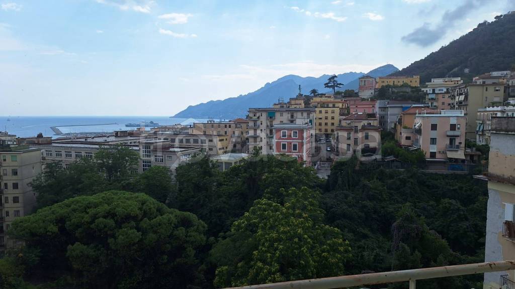 appartamento in vendita a Salerno in zona Centro Città