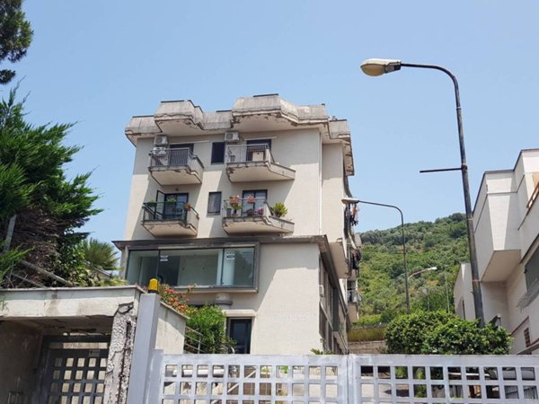 appartamento in vendita a Salerno in zona Pastena