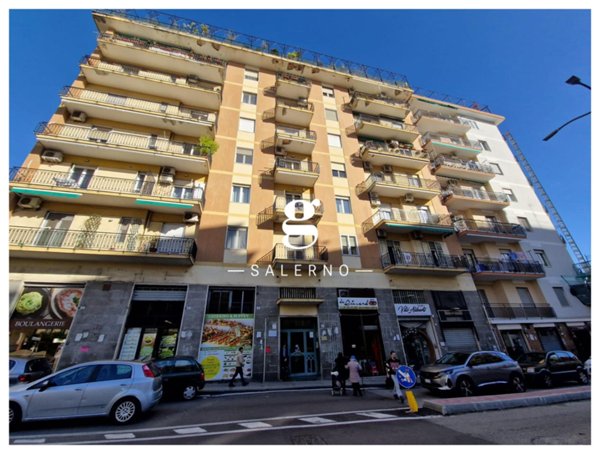 appartamento in vendita a Salerno in zona Centro Città