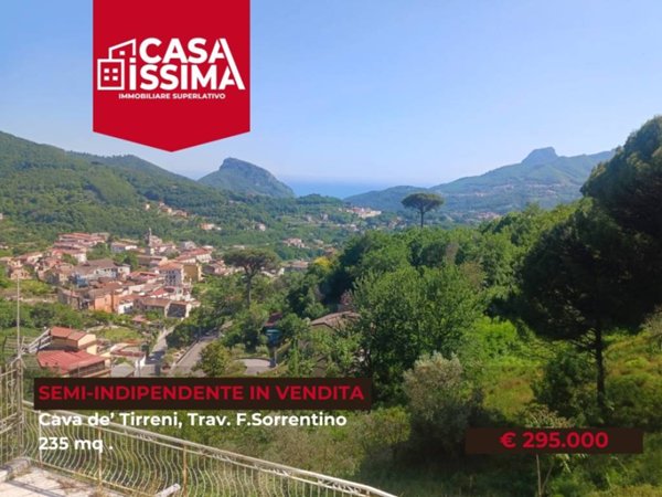 casa indipendente in vendita a Salerno in zona Centro Città