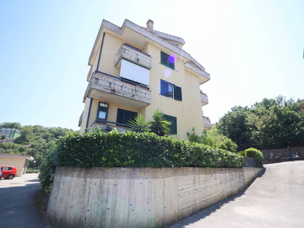 appartamento in vendita a Salerno in zona Ogliara