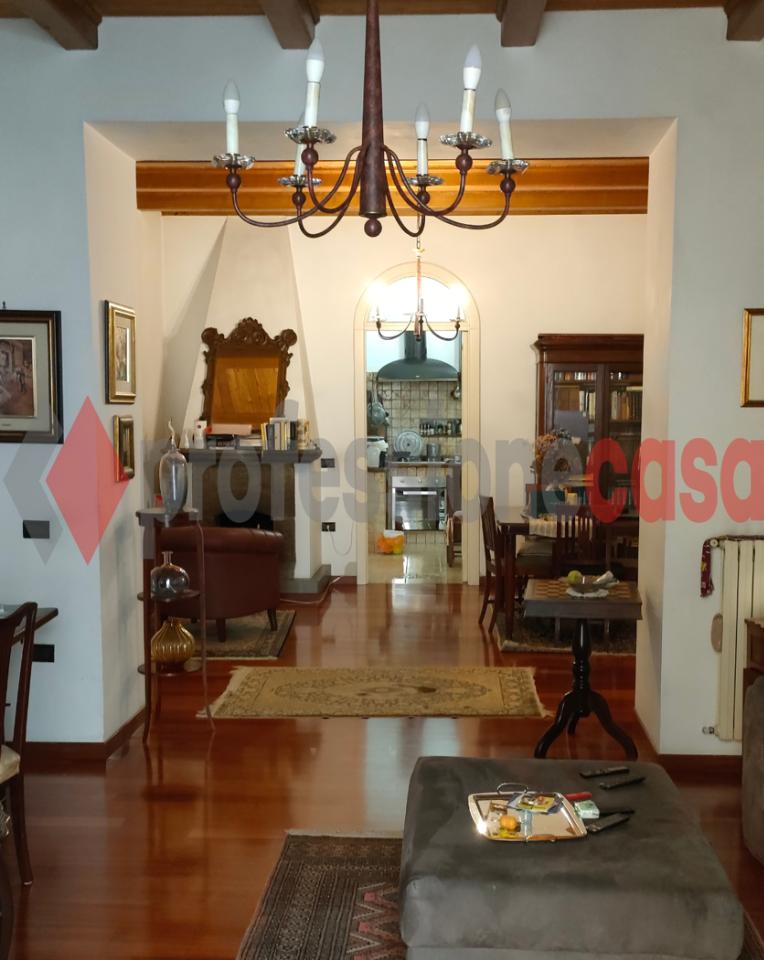 appartamento in vendita a Salerno in zona Centro Città