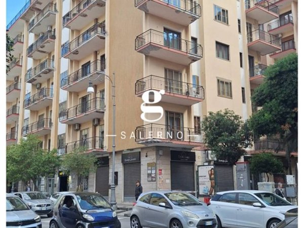 appartamento in vendita a Salerno in zona Centro Città