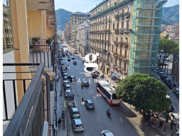 appartamento in vendita a Salerno in zona Centro Città