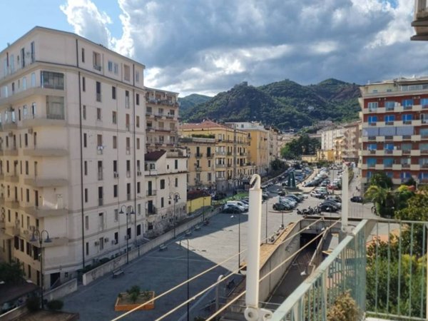 appartamento in vendita a Salerno in zona Centro Città