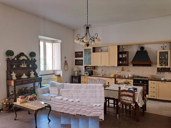 appartamento in vendita a Salerno in zona Centro Città