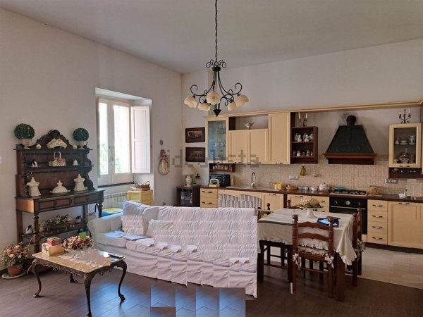 appartamento in vendita a Salerno in zona Centro Città
