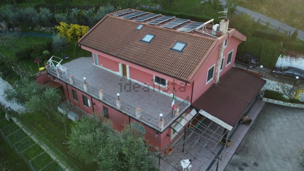 casa indipendente in vendita a Salerno in zona San Leonardo