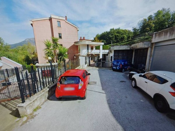 negozio in vendita a Salerno in zona Irno